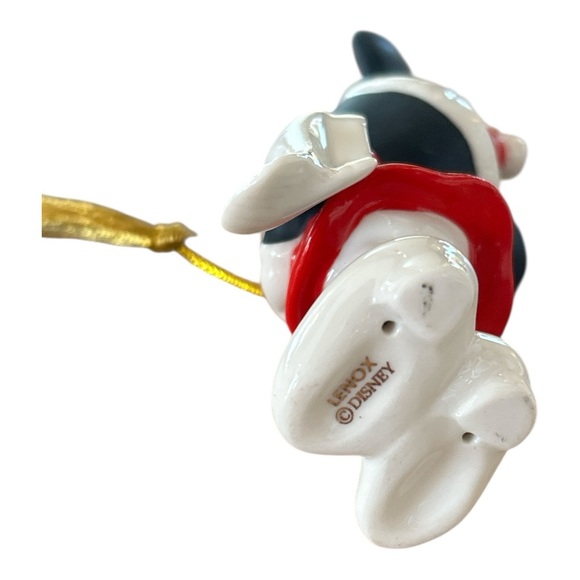 Lenox Disney Minnie Mouse Porcelain Winter Holiday Ornament 2021 - Picture 4 of 5